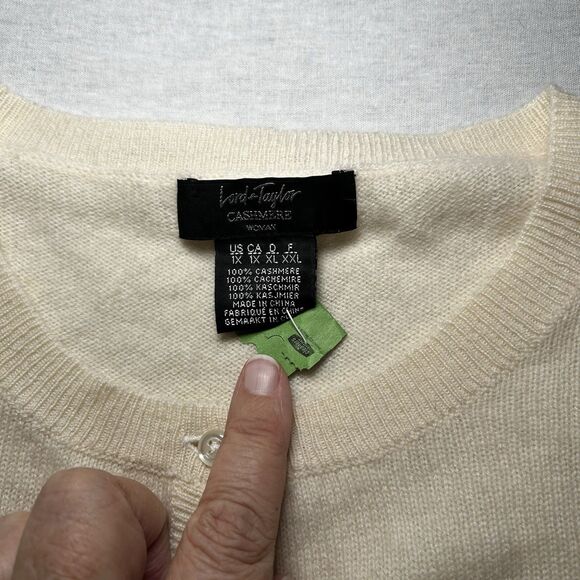 Lord & Taylor 100% cashmere cardigan sweater in an ivory Women's 1X, Granny - Picture 4 of 6